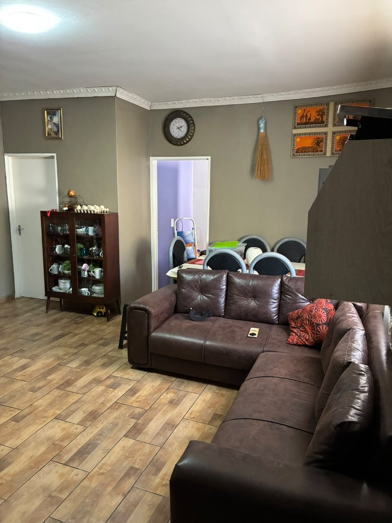  Bedroom Property for Sale in The Connifers Western Cape